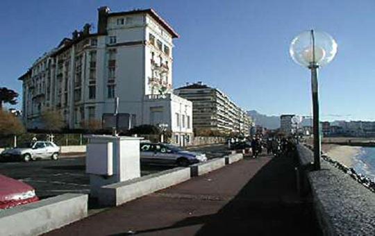 T2 A Pied De Plage Sur Ancien Hotel Chic, Samedi A Samedi Saint-Jean-de-Luz Exterior photo